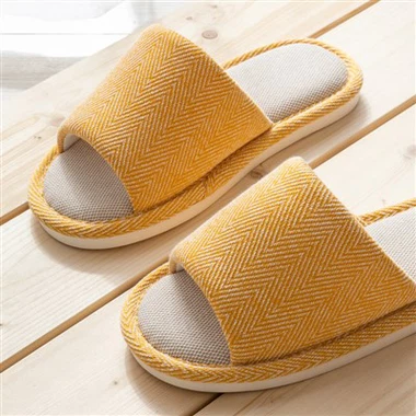 شبشب من القماش المحبوك