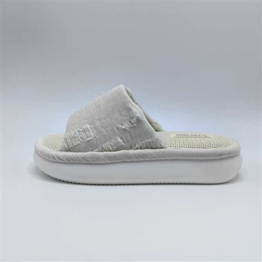 نمط جديد من الكتان النعال